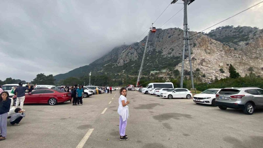 Antalya’da Teleferik Kabini Düştü, Seferlere Ara Verildi