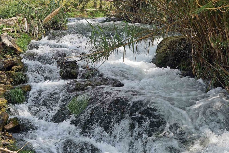 Antalya’nın Yasak Dinletmeyen Cazibesi Düden Şelalesi, Tatilci Akınına Uğradı