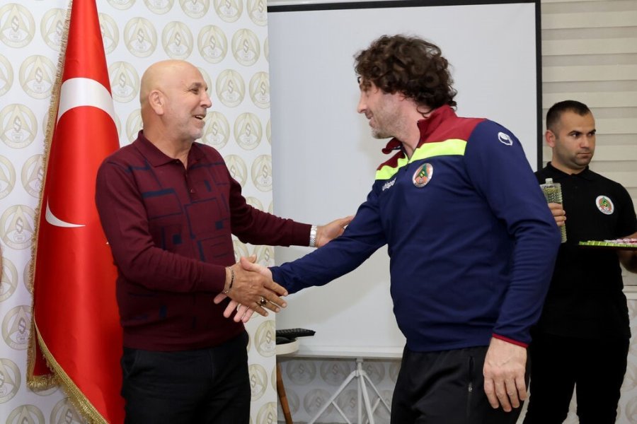 Alanyaspor’da Bayramlaşma Töreni Yapıldı