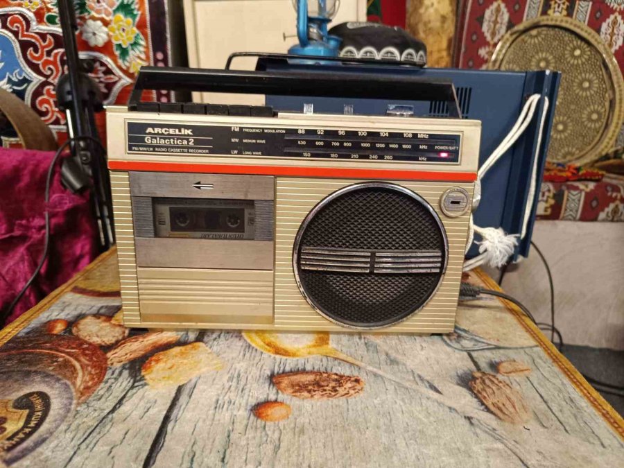 70 Yıllık Televizyon Ve Radyo Müşterilerin İlgisi Çekiyor