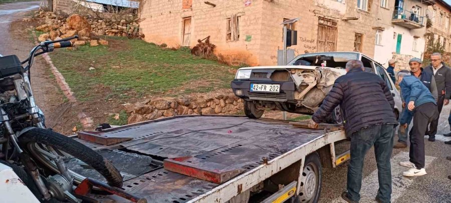 Otomobil İle Motosiklet Çarpıştı: 1 Yaralı