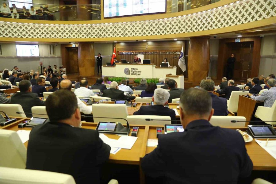 Antalya Büyükşehir Belediye Meclisi Yeni Dönemin İlk Toplantısını Yaptı