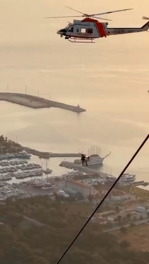 Antalya’da Teleferik Kazasında Mahsur Kalanlar Helikopterle Kurtarıldı