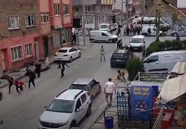 Yabancı Uyruklu Çocukların Kavgasına Aileleri Dahil Oldu: 1’i Ağır 4 Yaralı