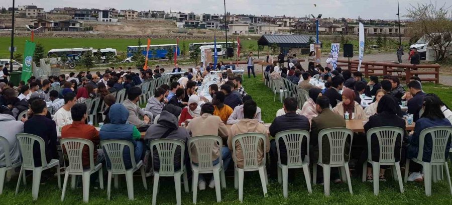 Yabancı Uyruklu Öğrencilerin Ramazan Bayramı Coşkusu