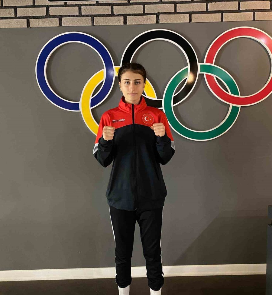 Niğdeli Milli Boksör Finale Yükseldi