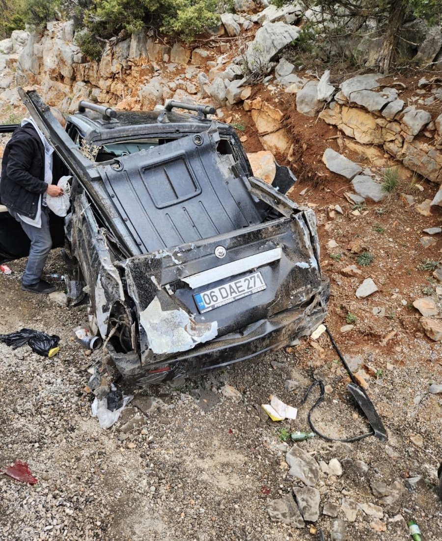 Antalya’da Trafik Kazası: 5 Yaralı