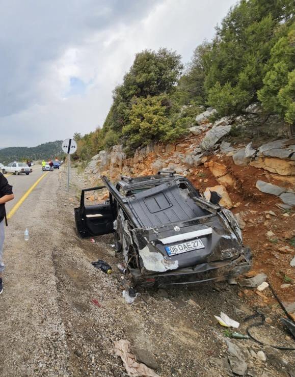 Antalya’da Trafik Kazası: 5 Yaralı