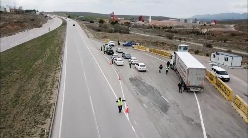 Jandarma Bayramın Acıya Dönüşmemesi İçin Tedbirleri Üst Seviyeye Çıkardı