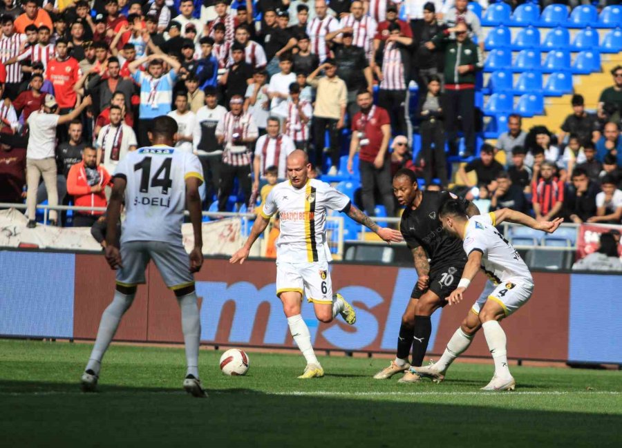 Trendyol Süper Lig: Hatayspor: 0 - İstanbulspor: 0 (ilk Yarı)