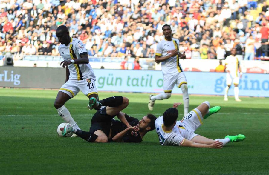 Trendyol Süper Lig: Hatayspor: 0 - İstanbulspor: 0 (ilk Yarı)