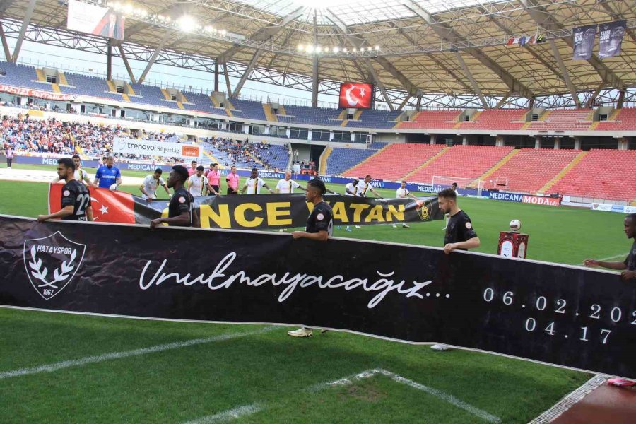 Trendyol Süper Lig: Hatayspor: 0 - İstanbulspor: 0 (ilk Yarı)