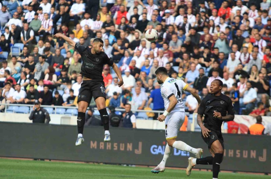 Trendyol Süper Lig: Hatayspor: 0 - İstanbulspor: 0 (ilk Yarı)