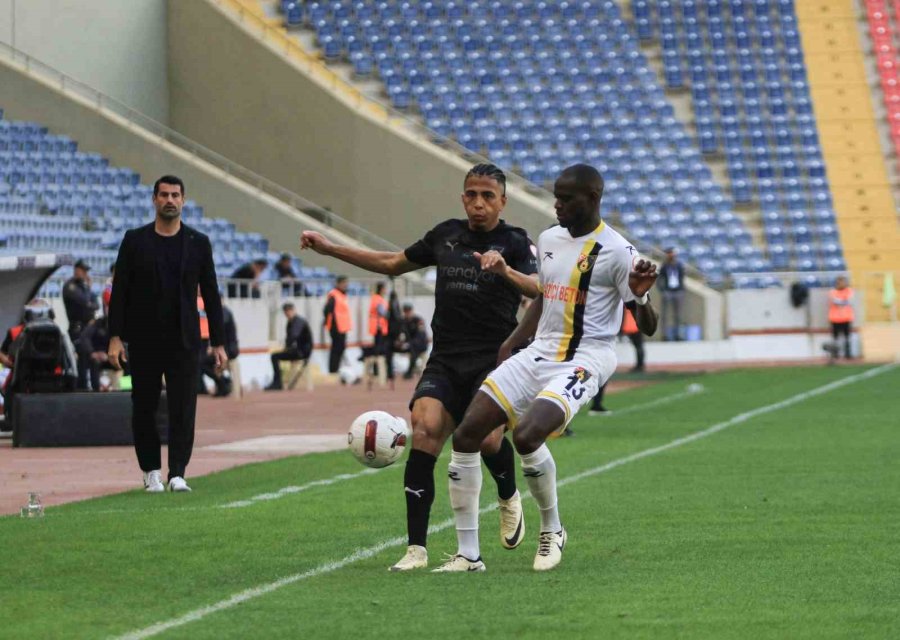 Trendyol Süper Lig: Hatayspor: 0 - İstanbulspor: 0 (ilk Yarı)