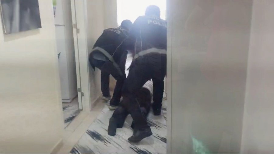 Antalya’da 34 Kilogram Uyuşturucu Ele Geçirilen Operasyonda 1 Kişi Tutuklandı