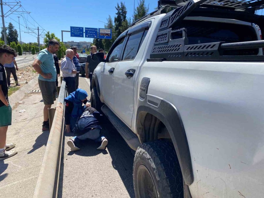 Antalya’da Yürekleri Ağza Getiren Kaza: 50 Yıllık Kamyon Şoförünün Refleksiyle Hayatta Kaldı
