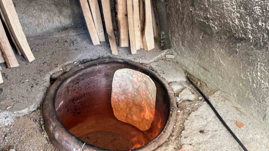 Eskişehir Halkı Tandır Ekmeği Tadını Seviyor