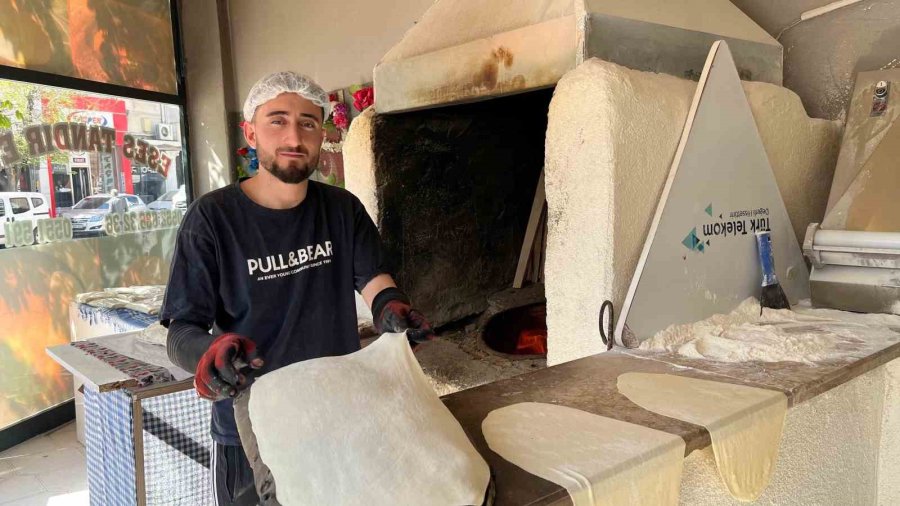Eskişehir Halkı Tandır Ekmeği Tadını Seviyor