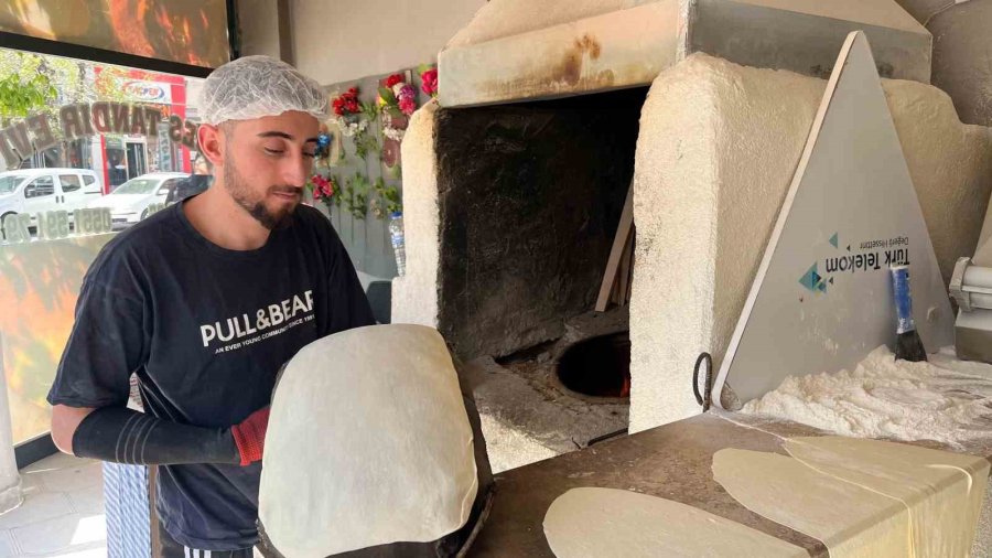 Eskişehir Halkı Tandır Ekmeği Tadını Seviyor