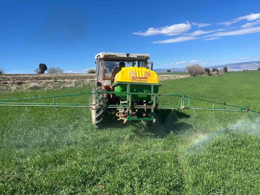 Eskişehir’de Gübre Ve Ot İlacı Atma İşlemi Tamamlandı