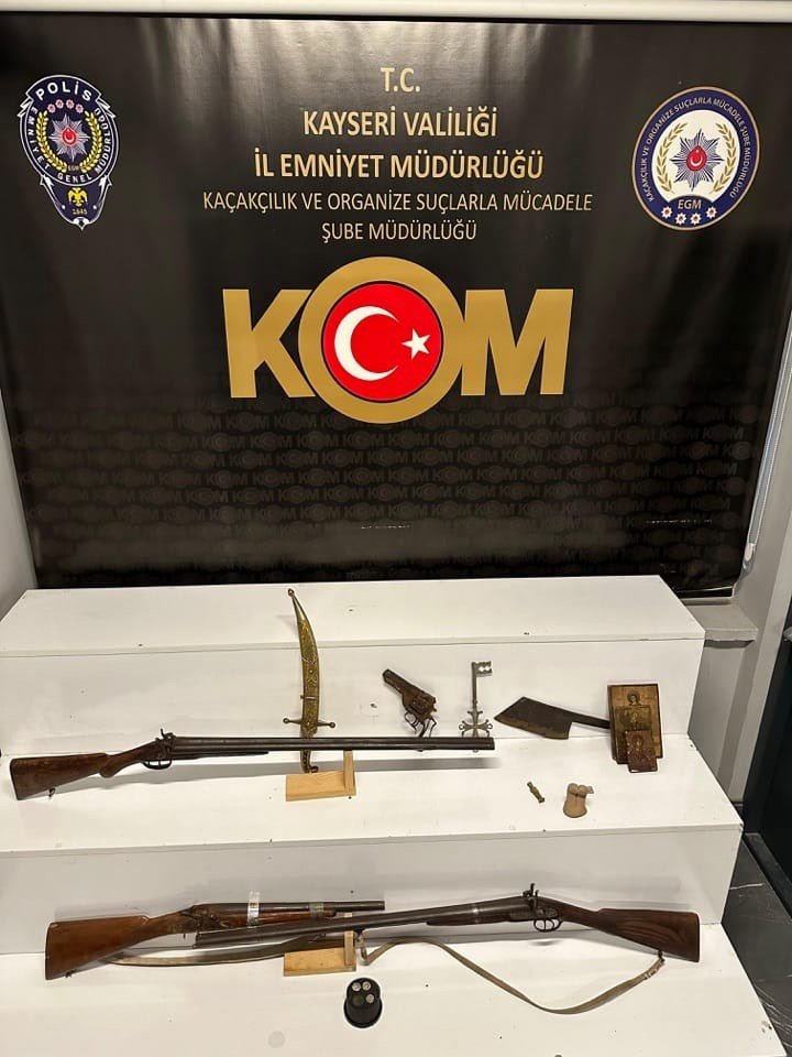 Kayseri’de Tarihi Eser Operasyonu: Haç Motifli Anahtar Ele Geçirildi