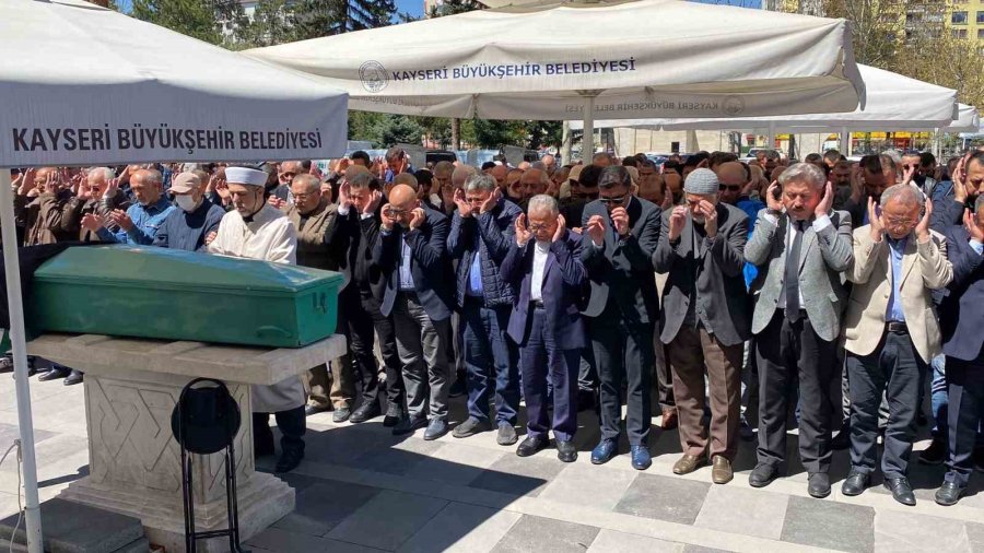 Karbonmonoksitten Zehirlenen Kardeşler Toprağa Verildi