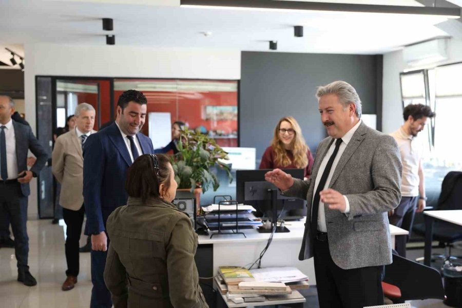 Başkan Palancıoğlu, Personeli İle Bayramlaştı