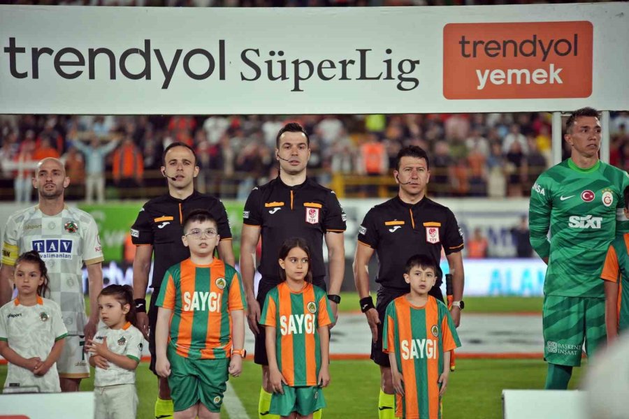 Trendyol Süper Lig: Alanyaspor: 0 - Galatasaray: 0 (maç Devam Ediyor)