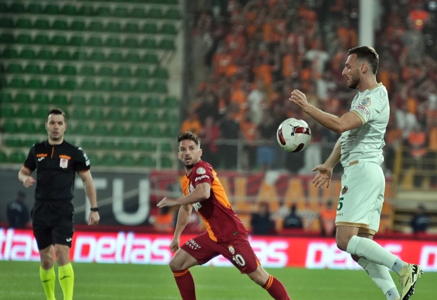 Trendyol Süper Lig: Alanyaspor: 0 - Galatasaray: 0 (maç Devam Ediyor)