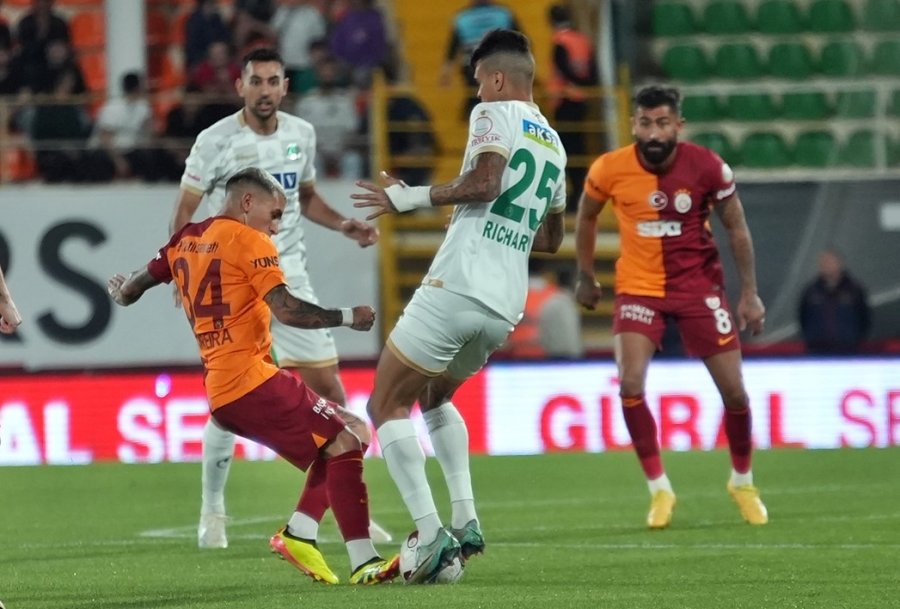 Trendyol Süper Lig: Alanyaspor: 0 - Galatasaray: 0 (maç Devam Ediyor)