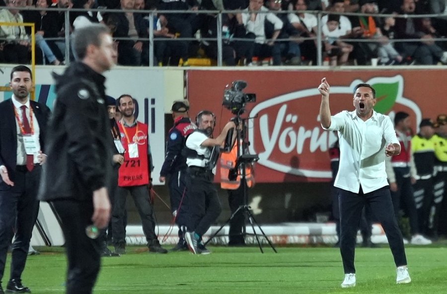 Trendyol Süper Lig: Alanyaspor: 0 - Galatasaray: 0 (ilk Yarı)