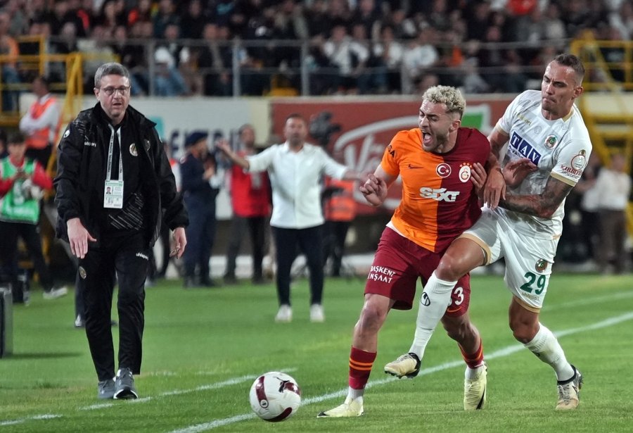 Trendyol Süper Lig: Alanyaspor: 0 - Galatasaray: 0 (ilk Yarı)