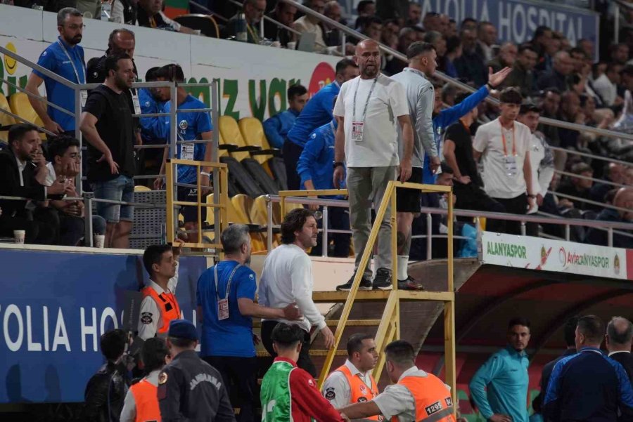 Trendyol Süper Lig: Alanyaspor: 0 - Galatasaray: 0 (ilk Yarı)