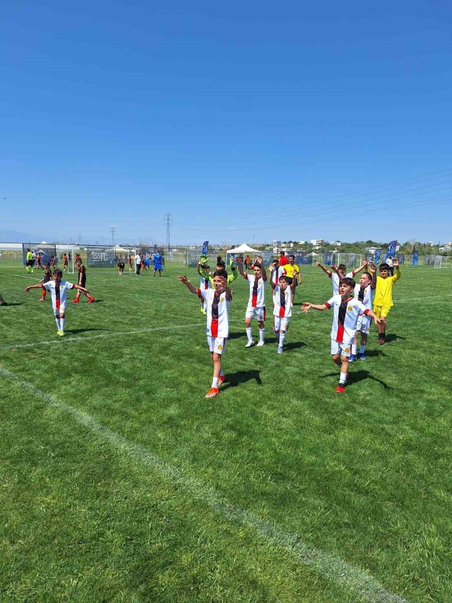 Umudumuz Es Es’in Minikleri Şampiyon Oldu