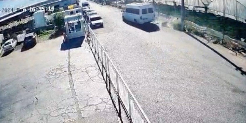 Minibüsüyle Ezip Öldürdü, O Anlar Kameraya Yansıdı