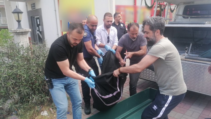 34 Yıllık Hayat Arkadaşını Bıçaklayarak Öldürdü