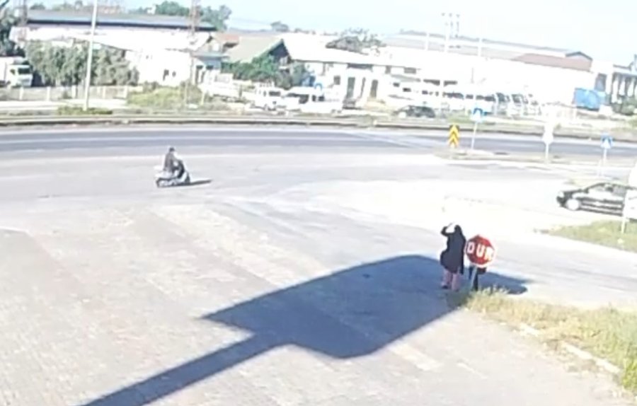 Kaza Göz Göre Göre Geldi, O Anlar Kameraya Yansıdı: 1 Yaralı