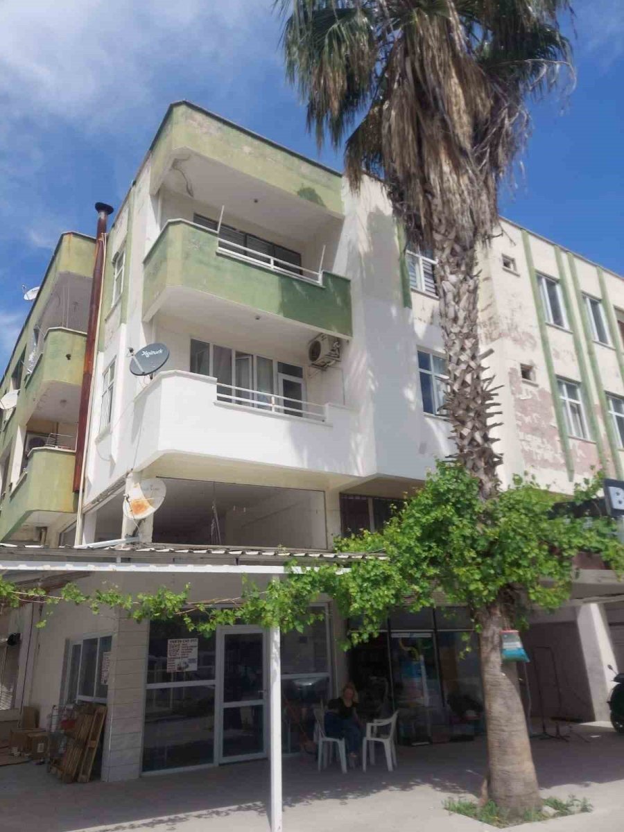 Evinde Ölü Bulundu