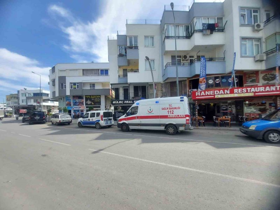 Evinde Ölü Bulundu