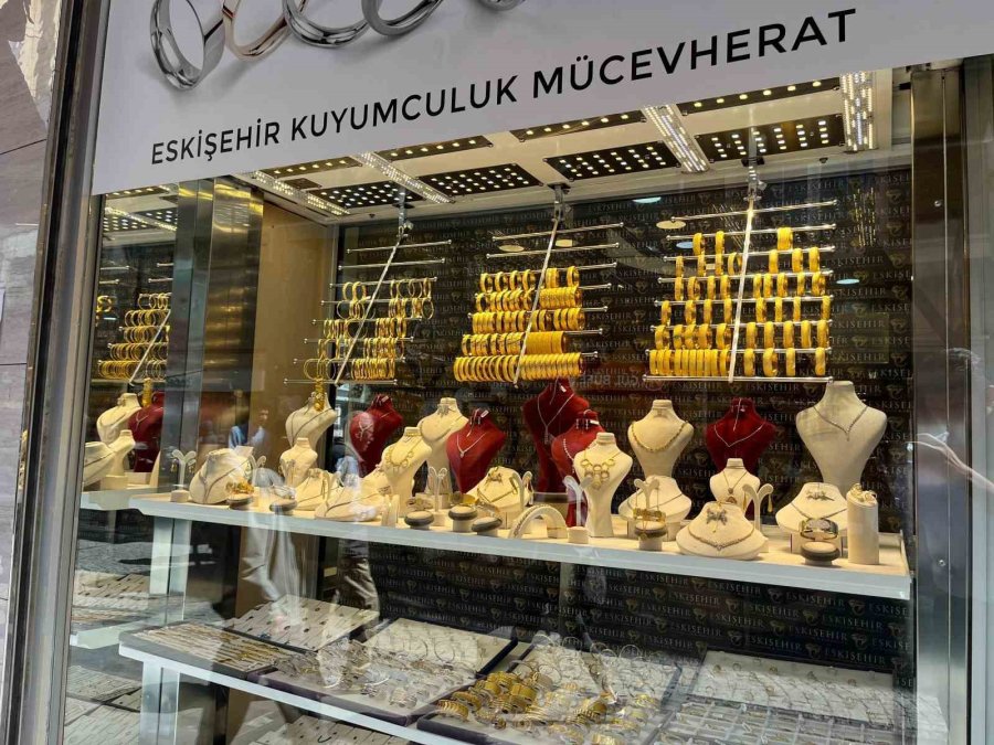 Bayram Ve İran-israil Gerginliğinden Sonra Tavan Yapan Altın Piyasası Hakkında Çiftlere Uzman Uyarısı