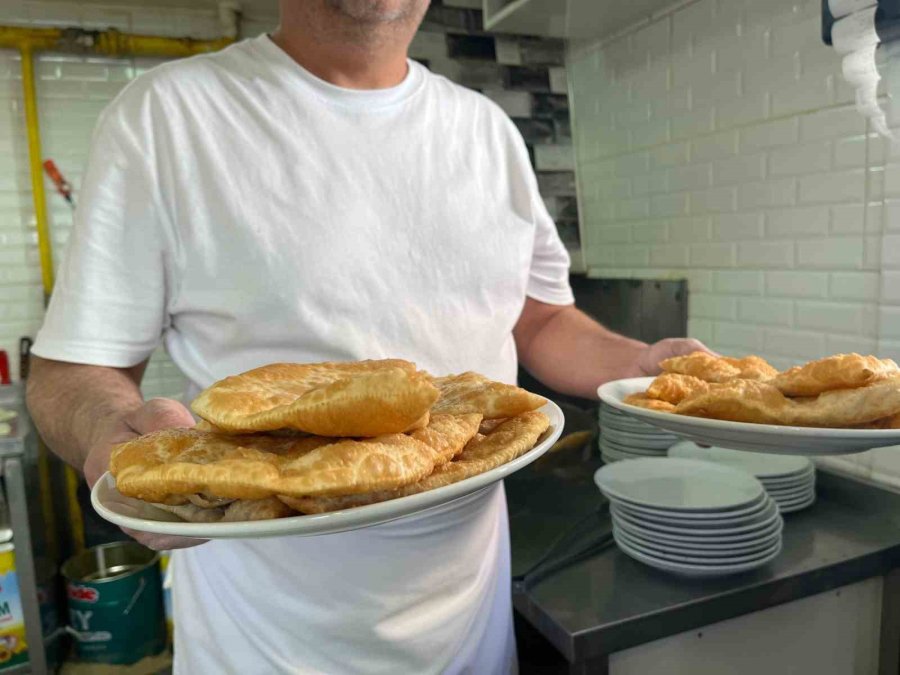 Bayramda Çi Börek İşletmeleri Doldu Taştı, Satışlar 5 Kat Arttı
