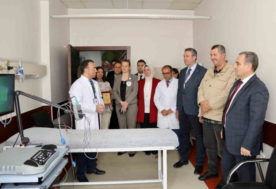 Hayırsever Vergi Ağıl, Erü Çocuk Nörolojisi Bilim Dalı’na Emg Cihazı Bağışladı