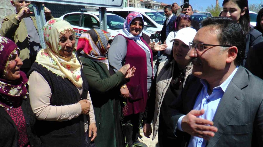 Vali Çiçek Ve Başkan Büyükkılıç Turizmcilerle Şarkı Söyledi