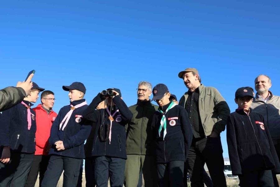 Vali Çelik, Akkaya Barajı’nda Kuş Gözlemi Yaptı