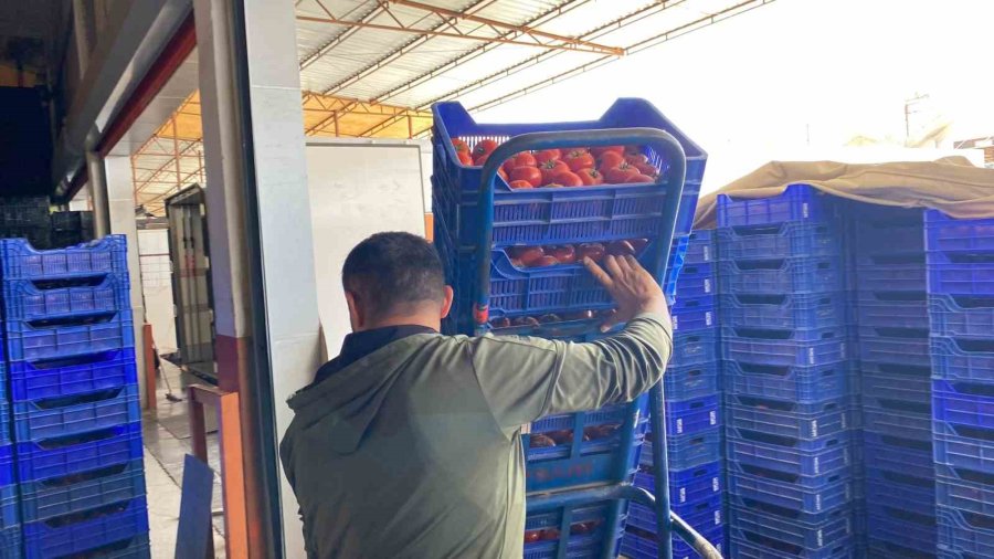 Antalya, Rusya-ukrayna Savaşı Sebebiyle Yaşanan İhracat Kaybını Doğu Ülkeleriyle Kapatmaya Çalışıyor