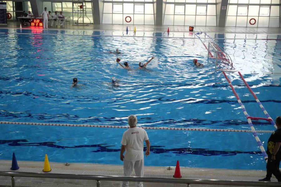 U-19 Kadınlar Sutopu Türkiye Şampiyonası, Niğde’de Başladı