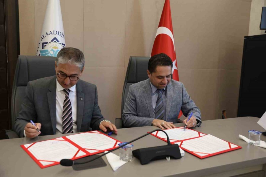 Alkü İle Poyd, Turizm Öğrencilerinin Geleceğine İmza Attı