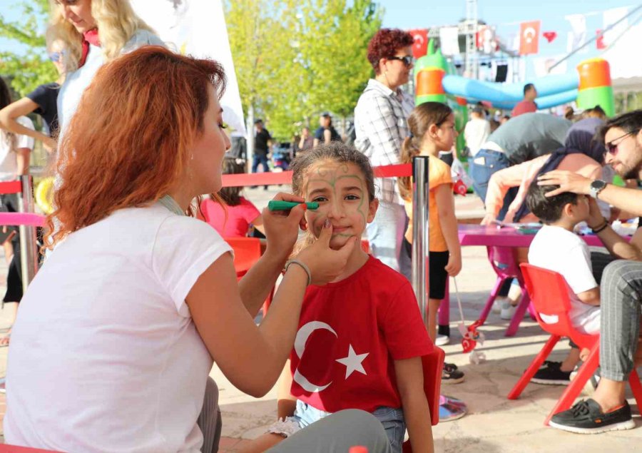 Türk Yıldızları 23 Nisan Kutlamalarına Renk Katacak