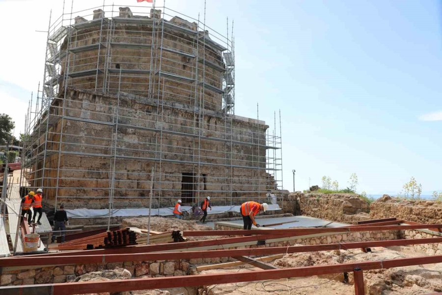 Hıdırlık Kulesi Seyir Terası Projesi Çalışmasında Tarihe Işık Tutacak Keşif