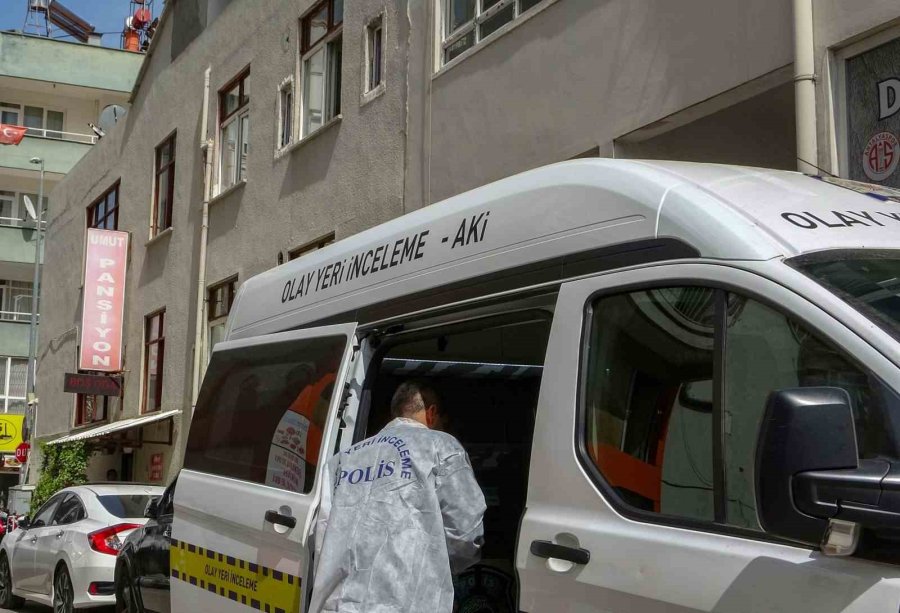 Antalya’da Pansiyon Odasında Şüpheli Ölüm